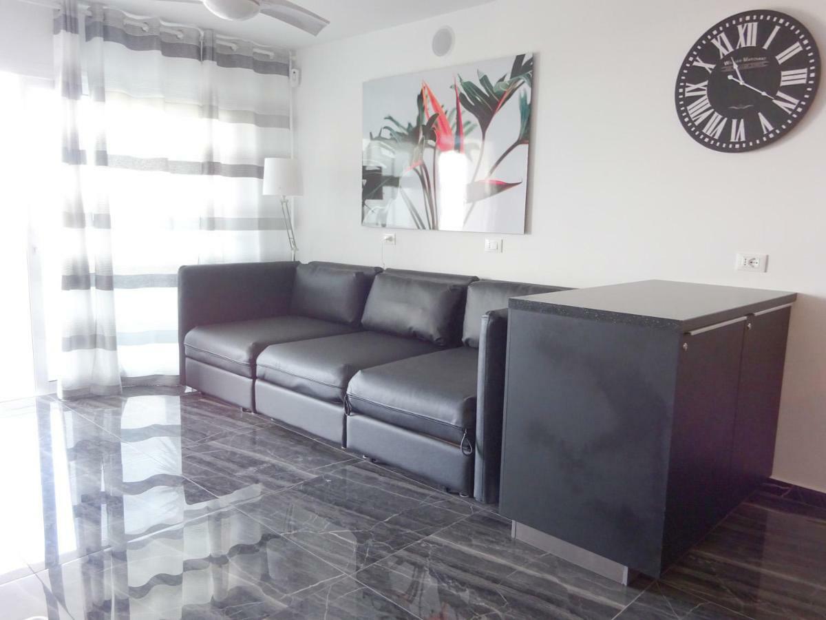 Angela Ocean Panorama Apartment Адехе Екстериор снимка